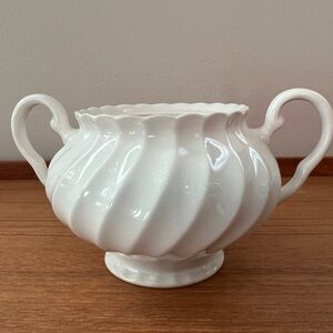 Johnson Brothers Regency Sugar Bowl White Swirl England Vintage Ironstone